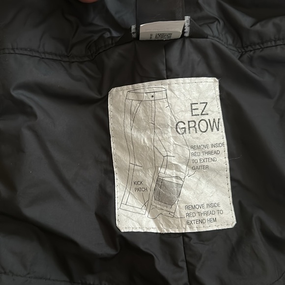 The North Face Kids’ Insulated Bibs - Picture 16 of 16